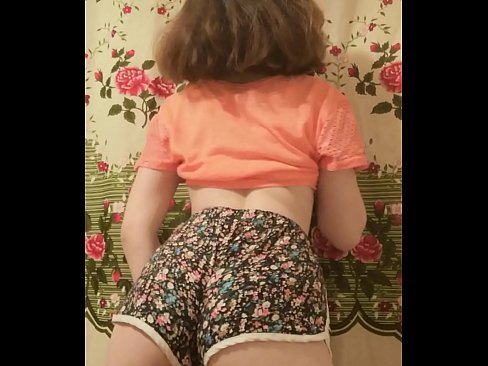 ❤️ Leanabh òg sexy a ’toirt dheth na shorts aice air a’ chamara Pornagraf càileachd aig gd.psi-mass.ru ❌