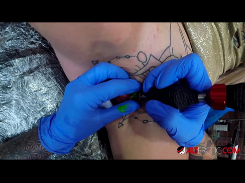 ❤️ Fìor tattooed hottie Sully Savage fhuair tattoo air a clitoris Pornagraf càileachd aig gd.psi-mass.ru ❌
